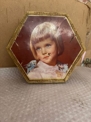 caja de metalica hexagonal decoratica antigua de l