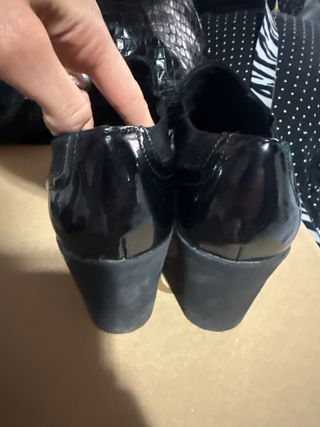 Blucher charol mujer negro