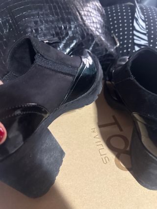 Blucher charol mujer negro