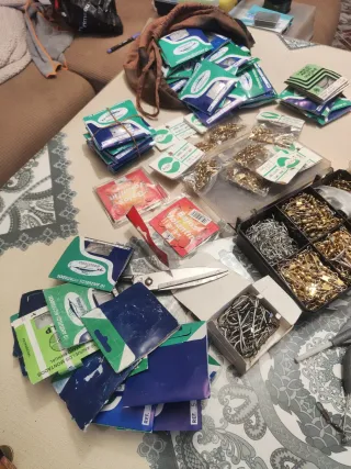 Lote de accesorios de pesca: anzuelos y giratorios