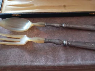 Juego cubiertos antiguos con caja