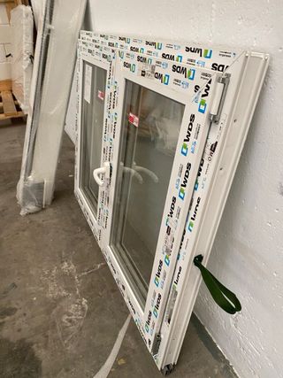 Ventana PVC Oscilobatiente 110x103