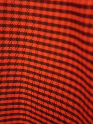 Lote 2 pantalones rojos efecto serpiente