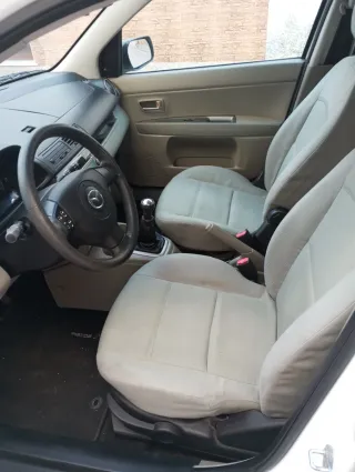 Mazda 2 2006