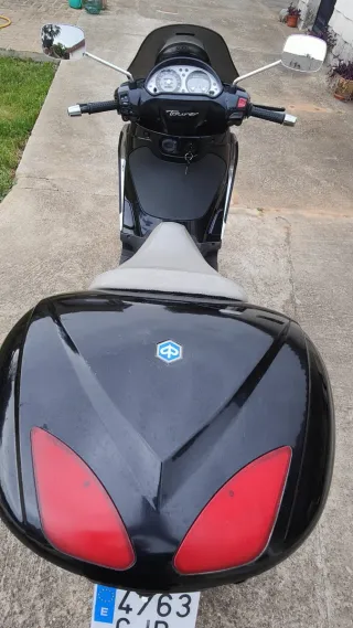 Piaggio Beverly Tourer 400cc