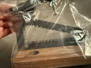 Partidor frutos secos manual base madera