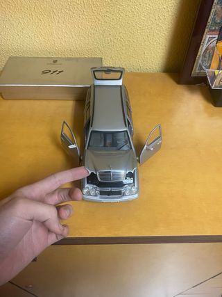 Mercedes Classe E Anson 1/18 Prata