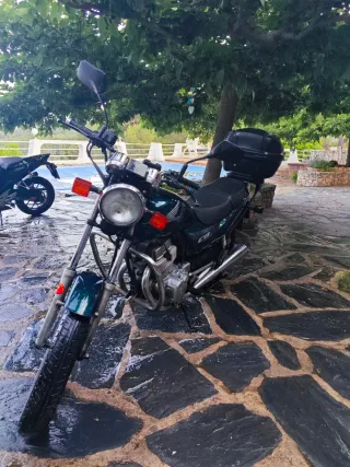 Honda CB250 Two Fifty Negra