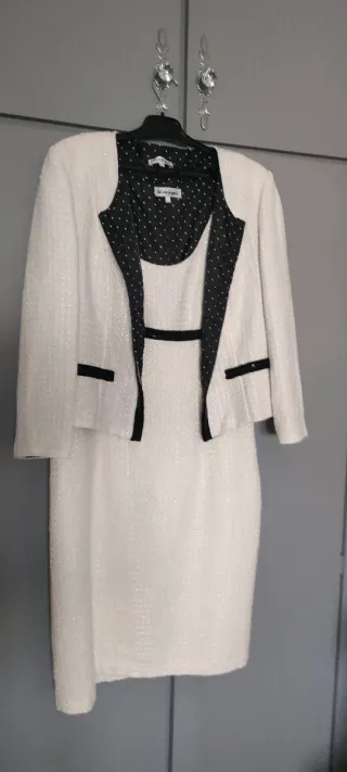 Vestido con chaqueta tipo chanel