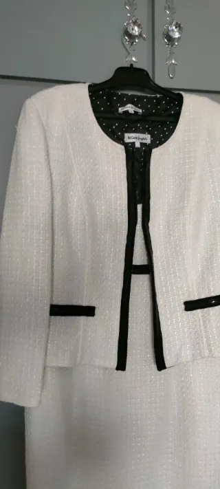 Vestido con chaqueta tipo chanel