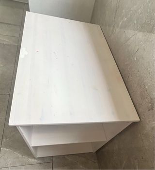Escritorio blanco de madera