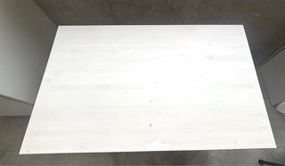 Escritorio blanco de madera