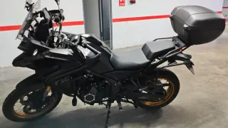 Voge 525DSX Black Knight impecable + extras