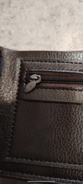 Portafogli in pelle marrone