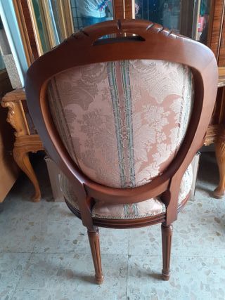 Silla descalzadora pequeña madera y tela