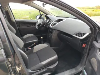 Peugeot 207 2010
