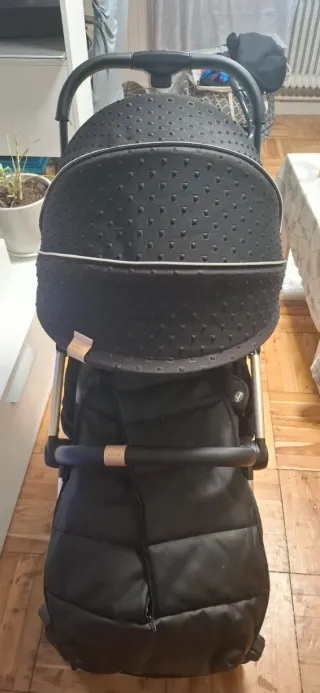 Cochecito de bebé negro