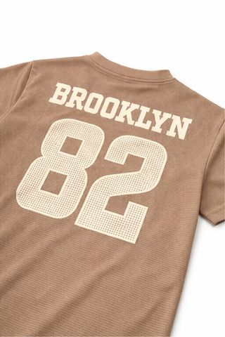 Brooklyn 82 Beige – Camiseta Mesh Urbana