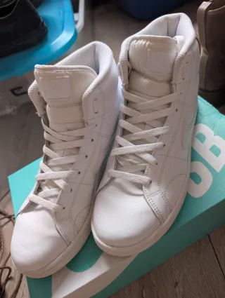 Nike Court Royale 2 Beige/Blanco