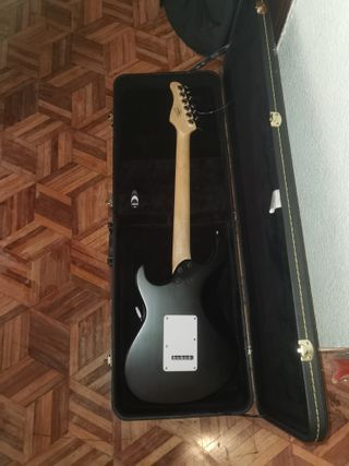 Guitarra Eléctrica Cort