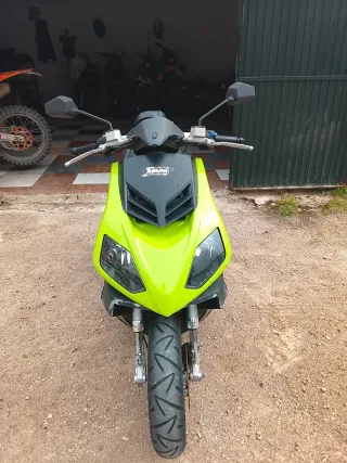 Derbi GP1 Scooter Negro y Verde