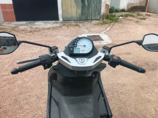 Derbi GP1 Scooter Negro y Verde