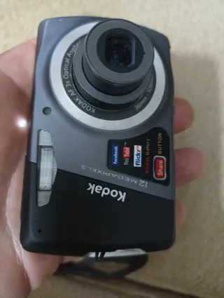 Cámara Kodak 12 MP Zoom Óptico 3x