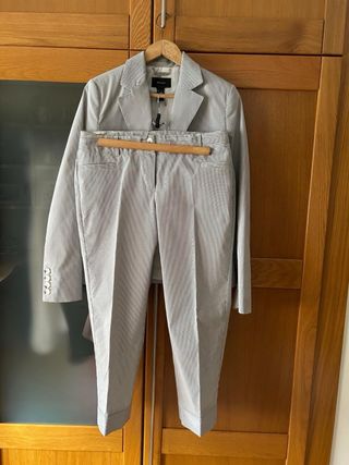 Traje de rayas Mango americana y pantalón
