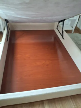 Canapé 135 cm tela y madera