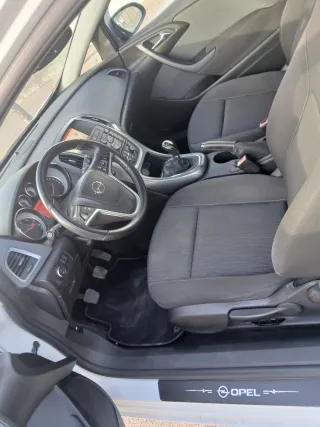 Opel Astra 2015