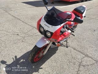 Honda CBR 400 R Histórica