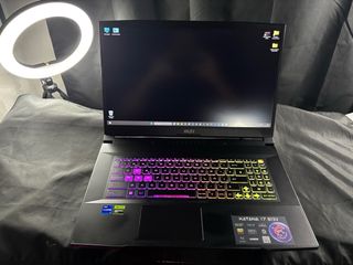 Portátil Gaming MSI Katana 17 B13V