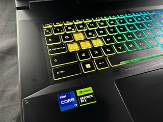 Portátil Gaming MSI Katana 17 B13V