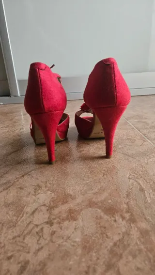 Zapatos Angel Alarcón rojos con flor