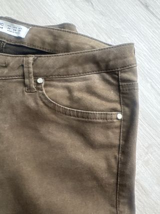 Pantalón ZARA skinny T36 verde oliva como nuevo