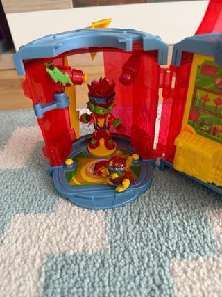 Superthings Base Secreta Fury