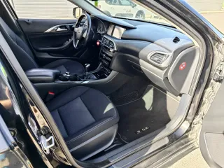 Infiniti Q30 2017