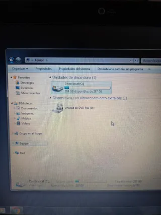 Portatil HP Pavilion con  paquetera Adobe y Offic