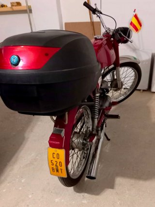 Rieju Comfort 401 Roja Clásica
