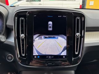 Volvo XC40 2025