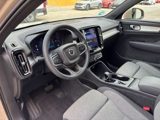 Volvo XC40 2025