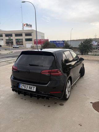 Volkswagen Golf R