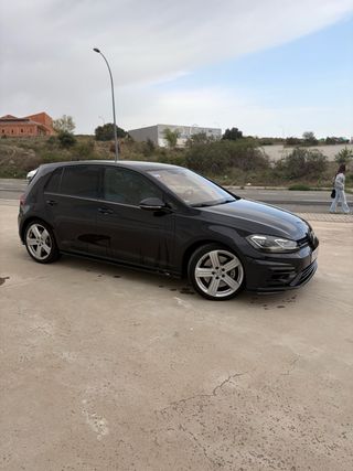 Volkswagen Golf R