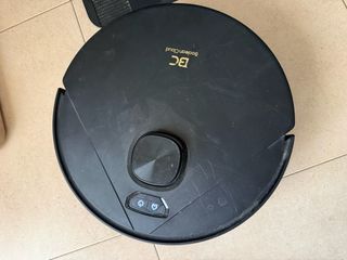 Robot aspirador friega y seca