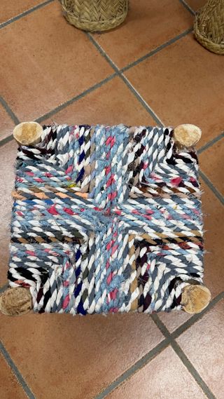 Taburete Artesanal Tela y Madera