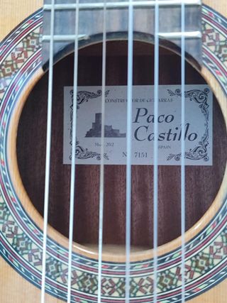GUITARRA ESPAÑOLA PACO CASTILLO MOD 202 MARRON OSCURO  + FUNDA * MARCAS DE USO*