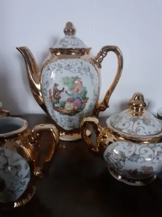 Servizio da tè/caffè in porcellana oro e bianco