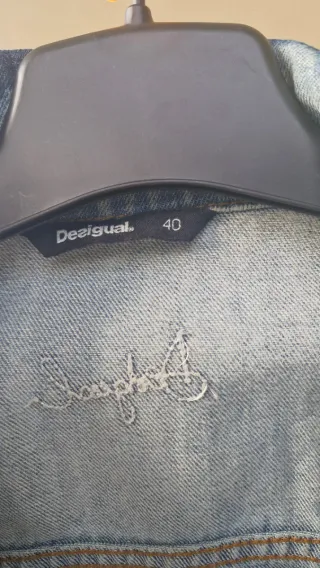 Chaqueta Desigual Corazón Rojo Talla M