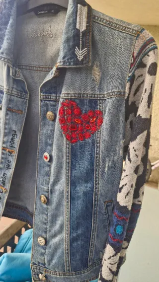 Chaqueta Desigual Corazón Rojo Talla M