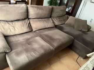 Sofá cheslong marrón chocolate extensible